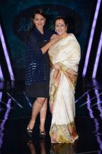 Sonakshi Sinha, Poonam Sinha at the Promotion of Phantom on the sets of Indian Idol Junior 2015 in Mumbai on 16th Aug 2015